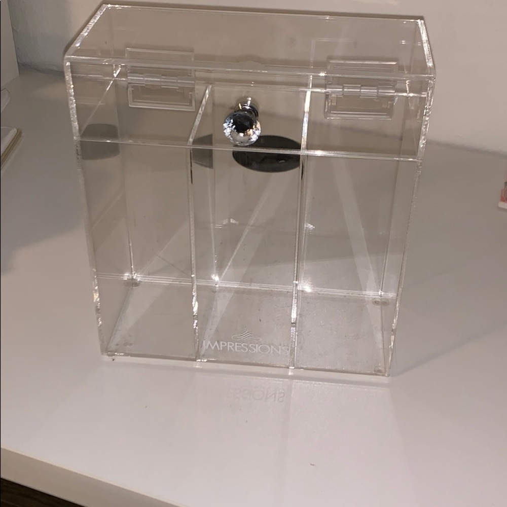 Makeup brush organizer
